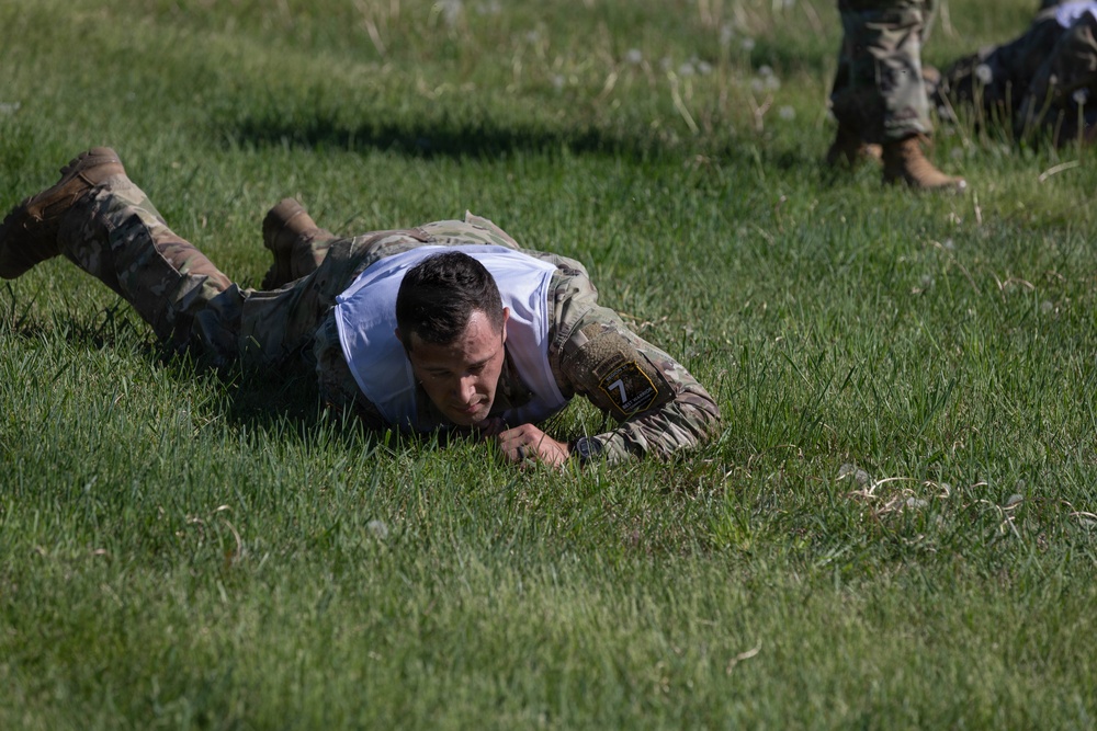 National Guard Soldiers Face Day 1 Challenges at Region VI Best Warrior Competition