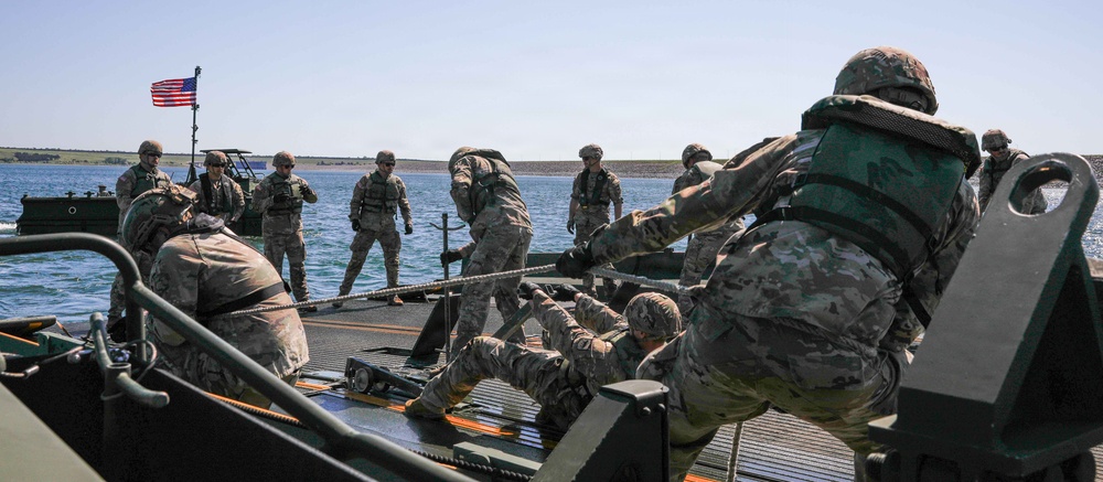 SDNG 200th Engineer Company Conduct Wet-Gap Crossing