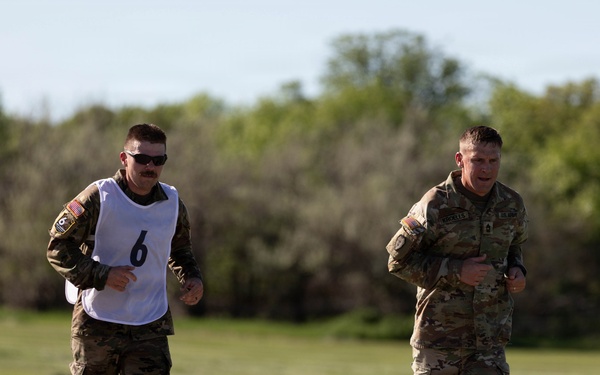 National Guard Soldiers Face Day 1 Challenges at Region VI Best Warrior Competition