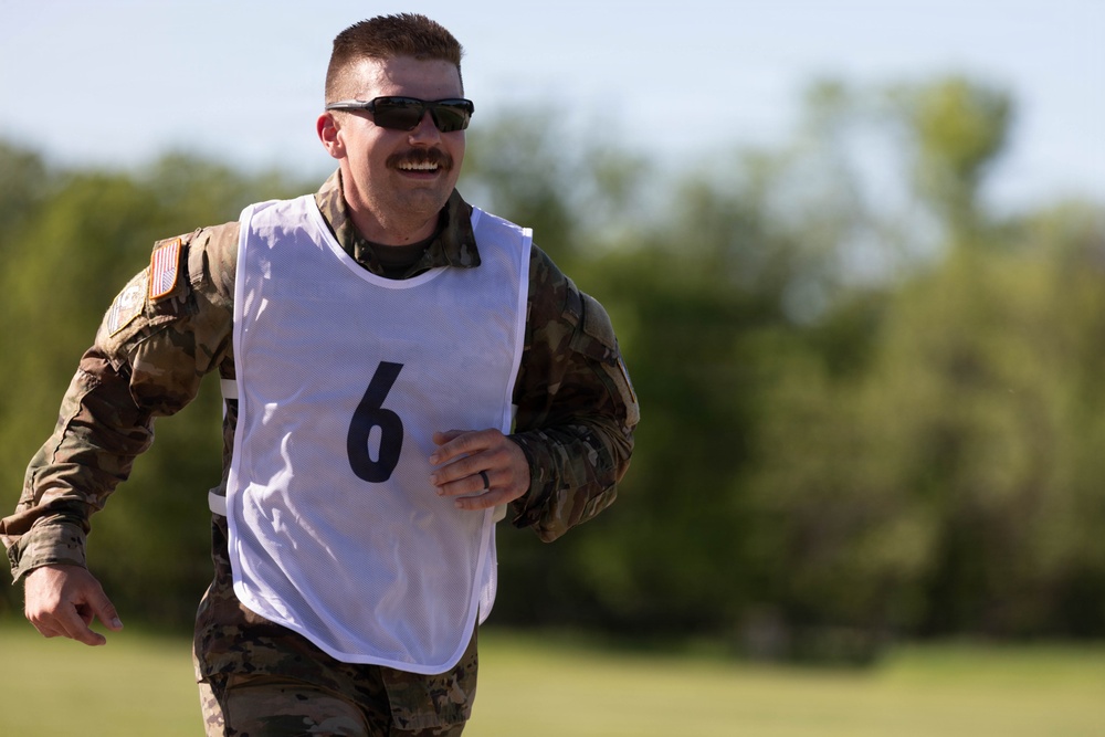 National Guard Soldiers Face Day 1 Challenges at Region VI Best Warrior Competition