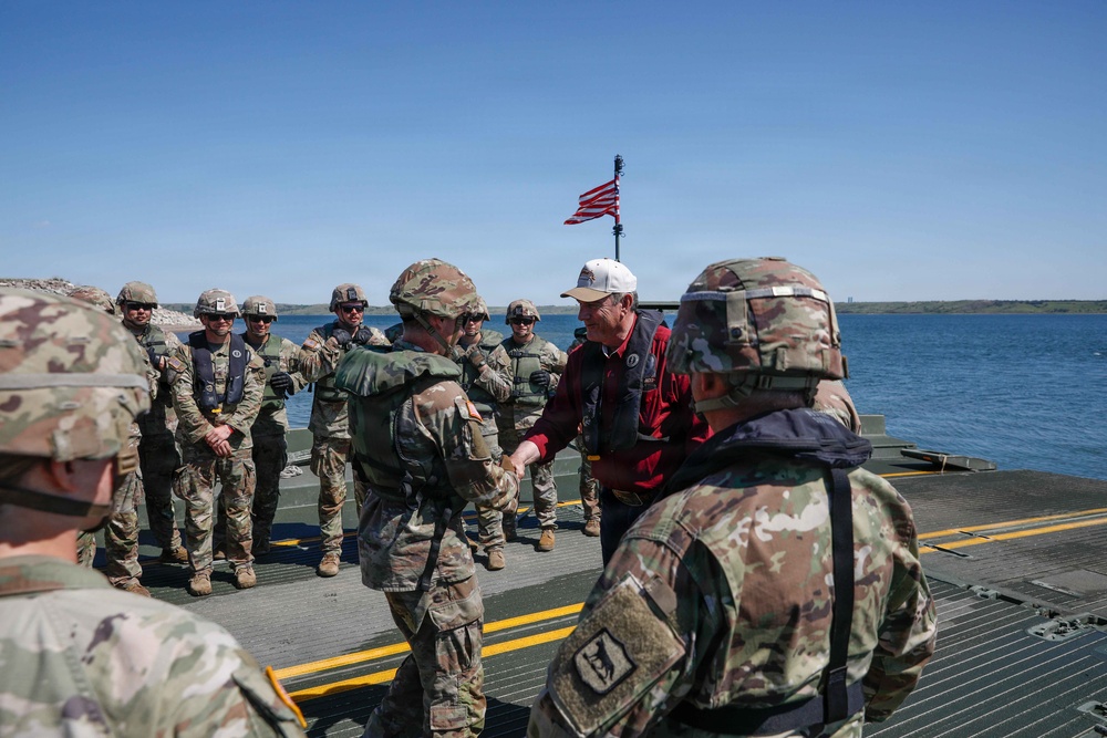 SDNG 200th Engineer Company Conduct Wet-Gap Crossing