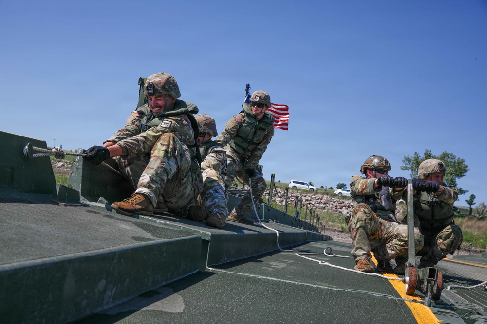 SDNG 200th Engineer Company Conduct Wet-Gap Crossing