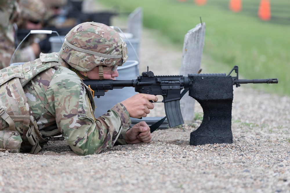 National Guard Soldiers Face Day 2 Challenges at Region VI Best Warrior Competition