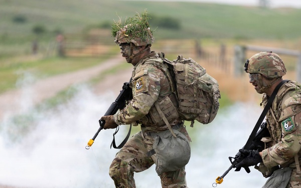 National Guard Soldiers Face Day 3 Challenges at Region VI Best Warrior Competition