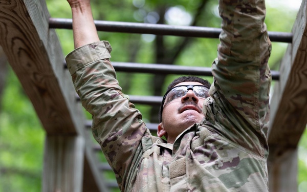 National Guard Soldiers Face Day 4 Challenges at Region VI Best Warrior Competition