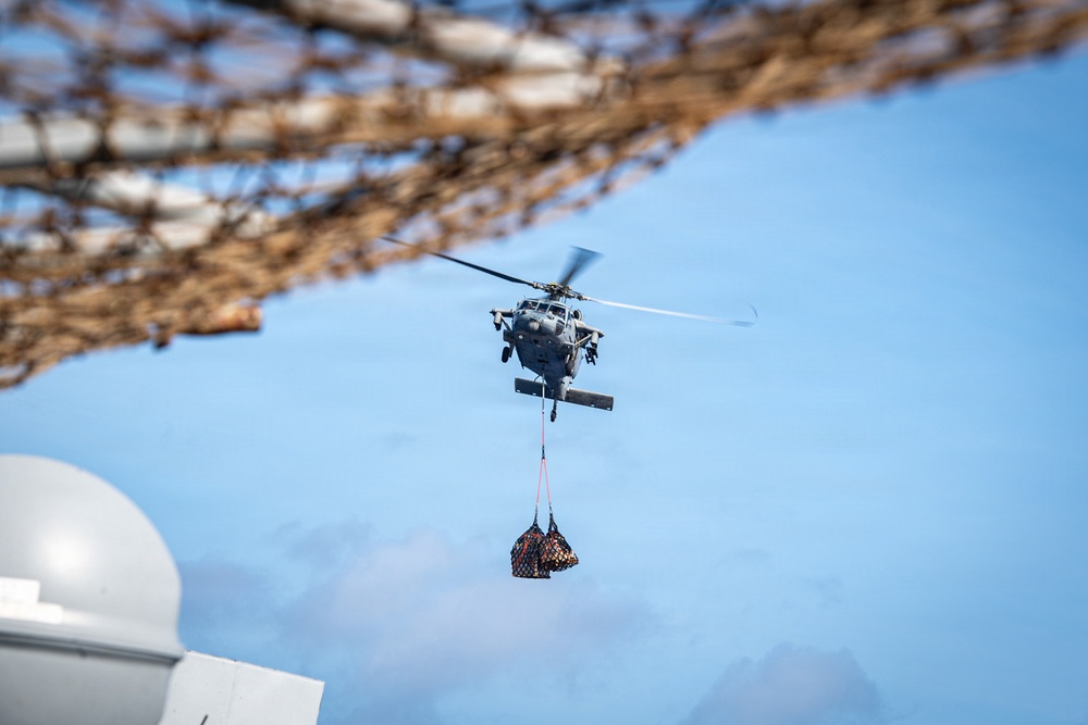 Nimitz Conducts Vertical Replenishment-at-Sea with USNS Patuxent