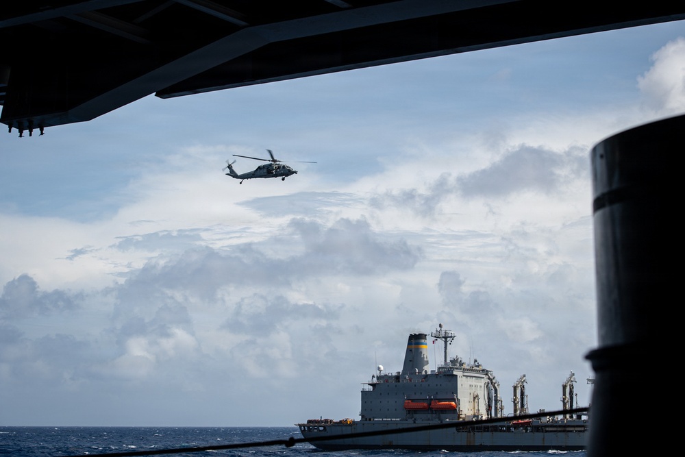 Nimitz Conducts Vertical Replenishment-at-Sea with USNS Patuxent