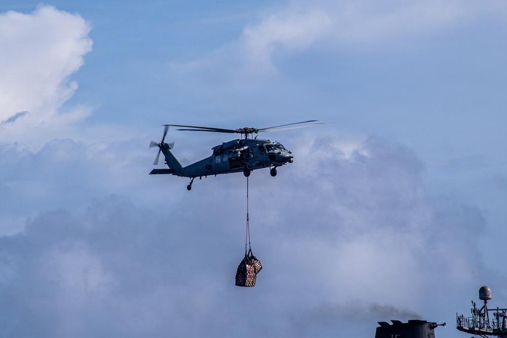 Nimitz Conducts Vertical Replenishment-at-Sea with USNS Patuxent