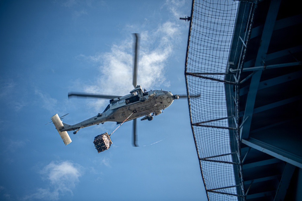 Nimitz Conducts Vertical Replenishment-at-Sea with USNS Patuxent
