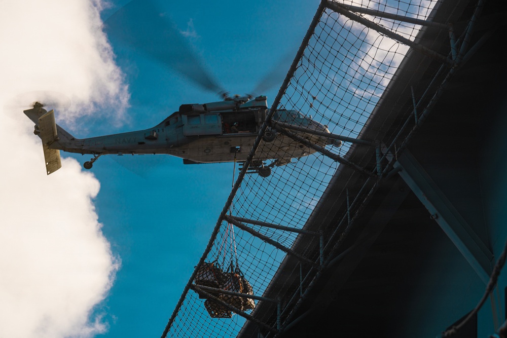 Nimitz Conducts Vertical Replenishment-at-Sea with USNS Patuxent
