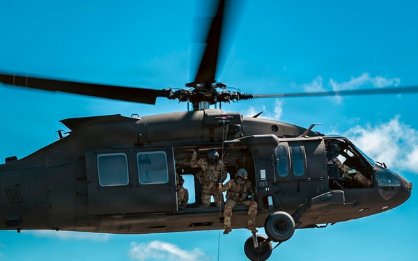 Washington National Guard aviators train for MEDEVAC missions on Mount St. Helens