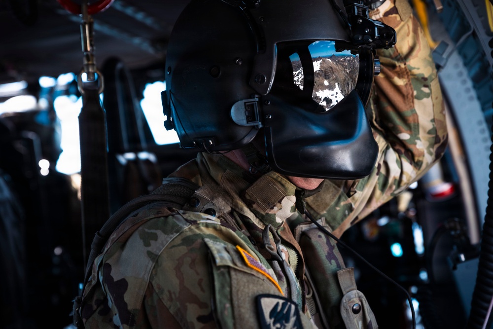 Washington National Guard aviators train for MEDEVAC missions on Mount St. Helens