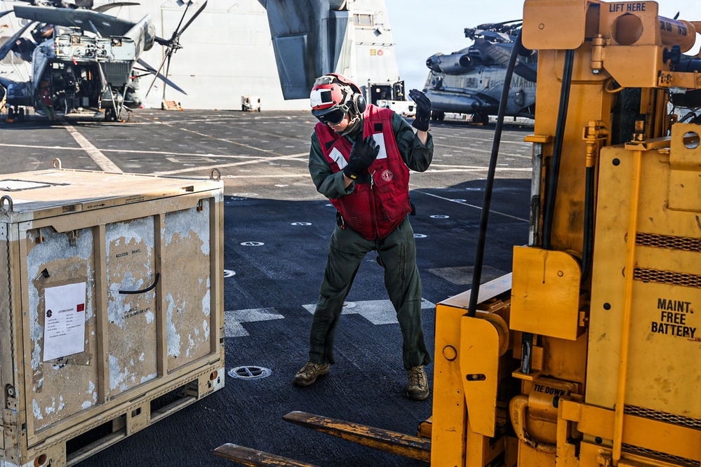 11th MEU Marines Conduct Flight Operations Aboard USS Portland