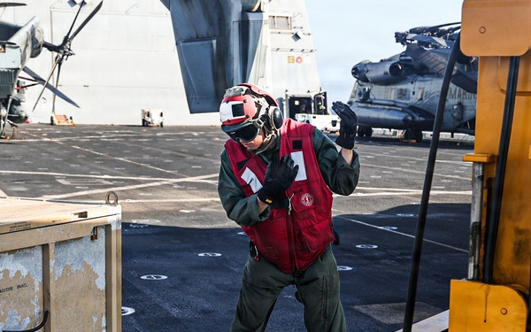 11th MEU Marines Conduct Flight Operations Aboard USS Portland