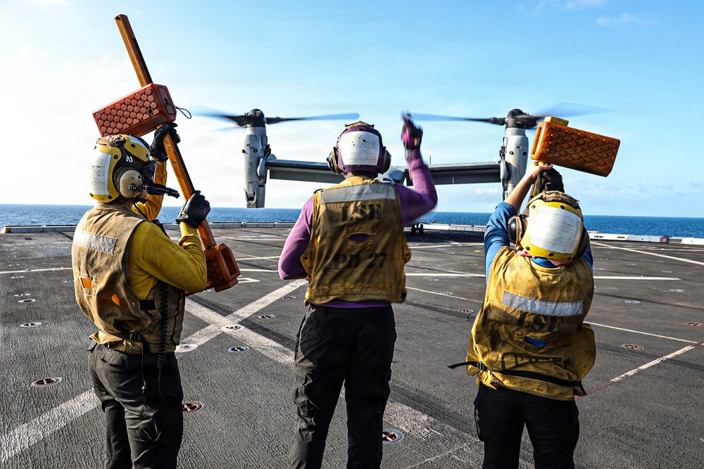 11th MEU Marines Conduct Flight Operations Aboard USS Portland