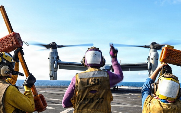 11th MEU Marines Conduct Flight Operations Aboard USS Portland