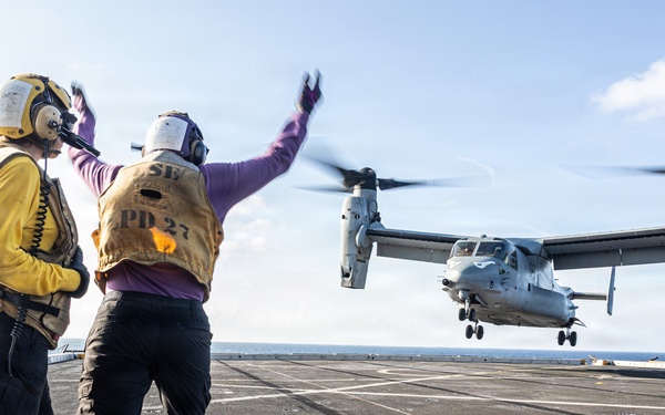 11th MEU Marines Conduct Flight Operations Aboard USS Portland
