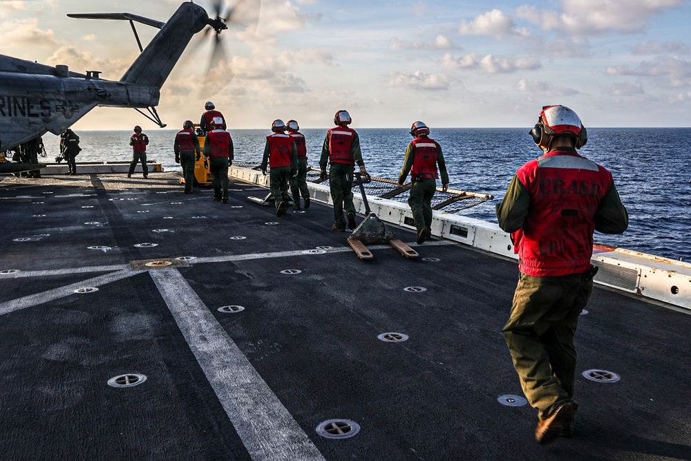 11th MEU Marines Conduct Flight Operations Aboard USS Portland