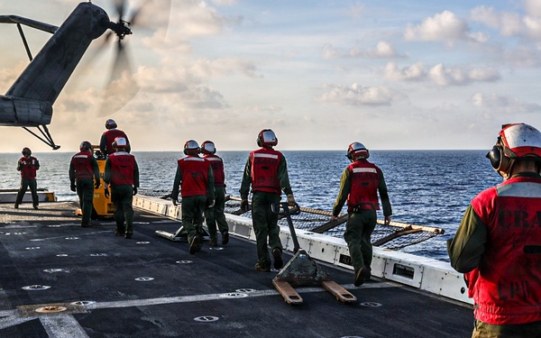 11th MEU Marines Conduct Flight Operations Aboard USS Portland
