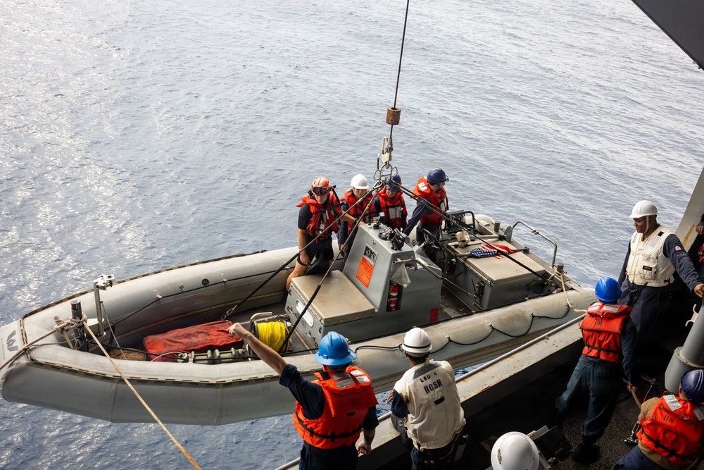 USS Boxer Conducts Small Boat Operations