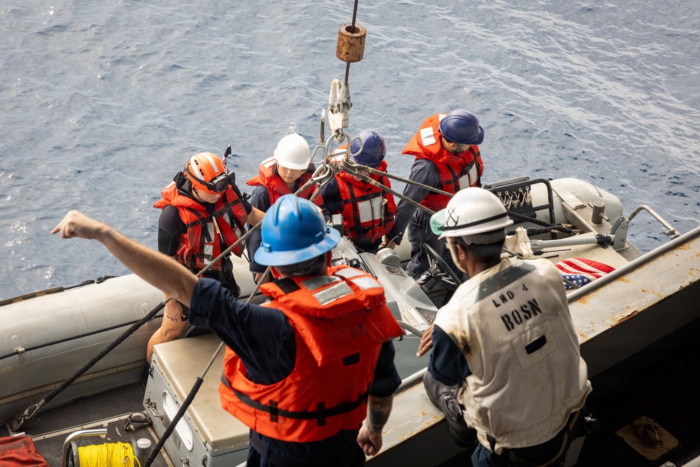 USS Boxer Conducts Small Boat Operations