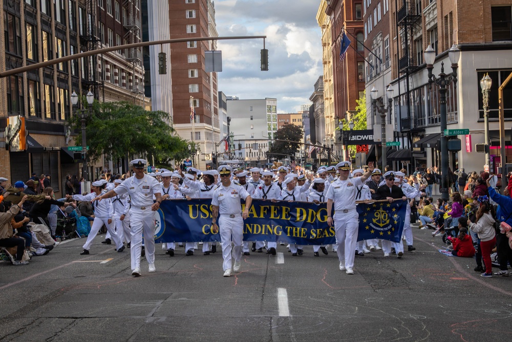 Portland Fleet Week: Grand Floral Parade