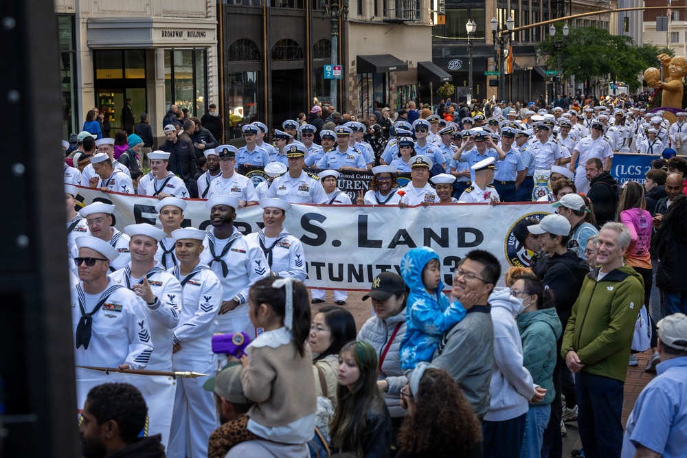 Portland Fleet Week: Grand Floral Parade