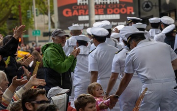 Portland Fleet Week: Grand Floral Parade