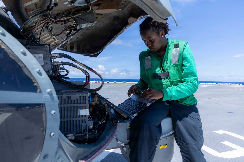 Helicopter Sea Combat Squadron 26 Condutcs Maintenance