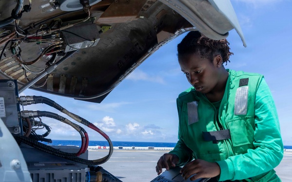 Helicopter Sea Combat Squadron 26 Condutcs Maintenance