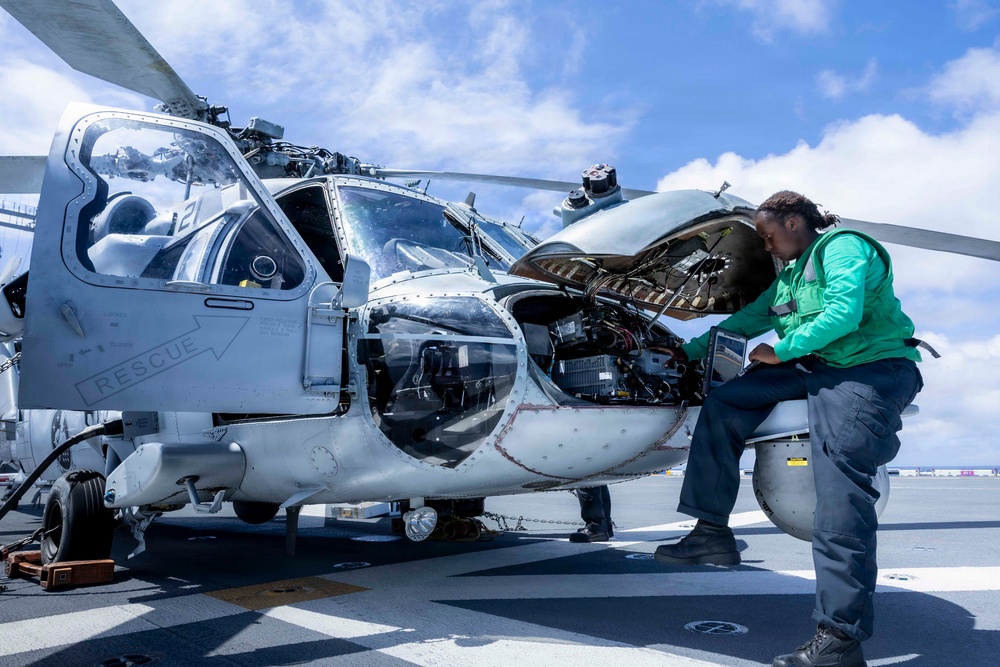 Helicopter Sea Combat Squadron 26 Condutcs Maintenance