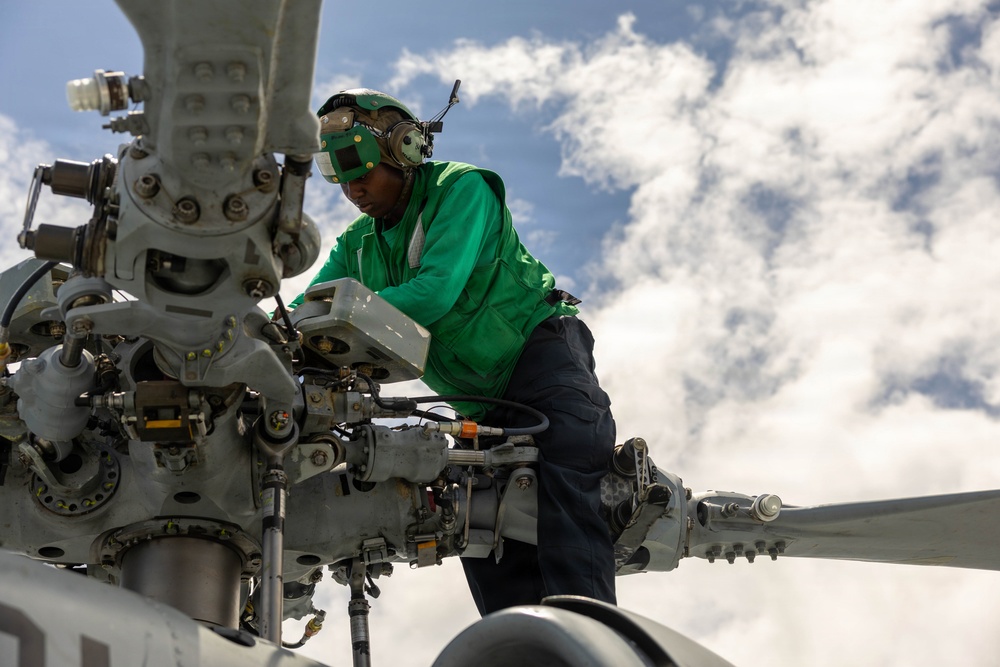 USS Kearsarge Conducts Routine Operations