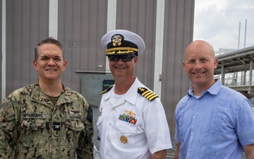 USS Lake Erie hosts a ship tour inviting local communities in Panama