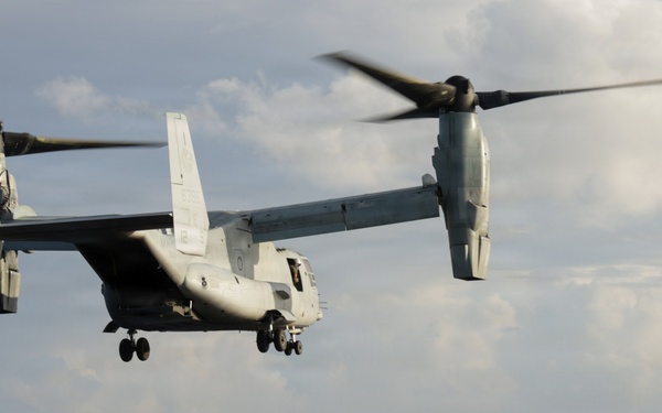 USS Kearsarge Conducts Flight Operations