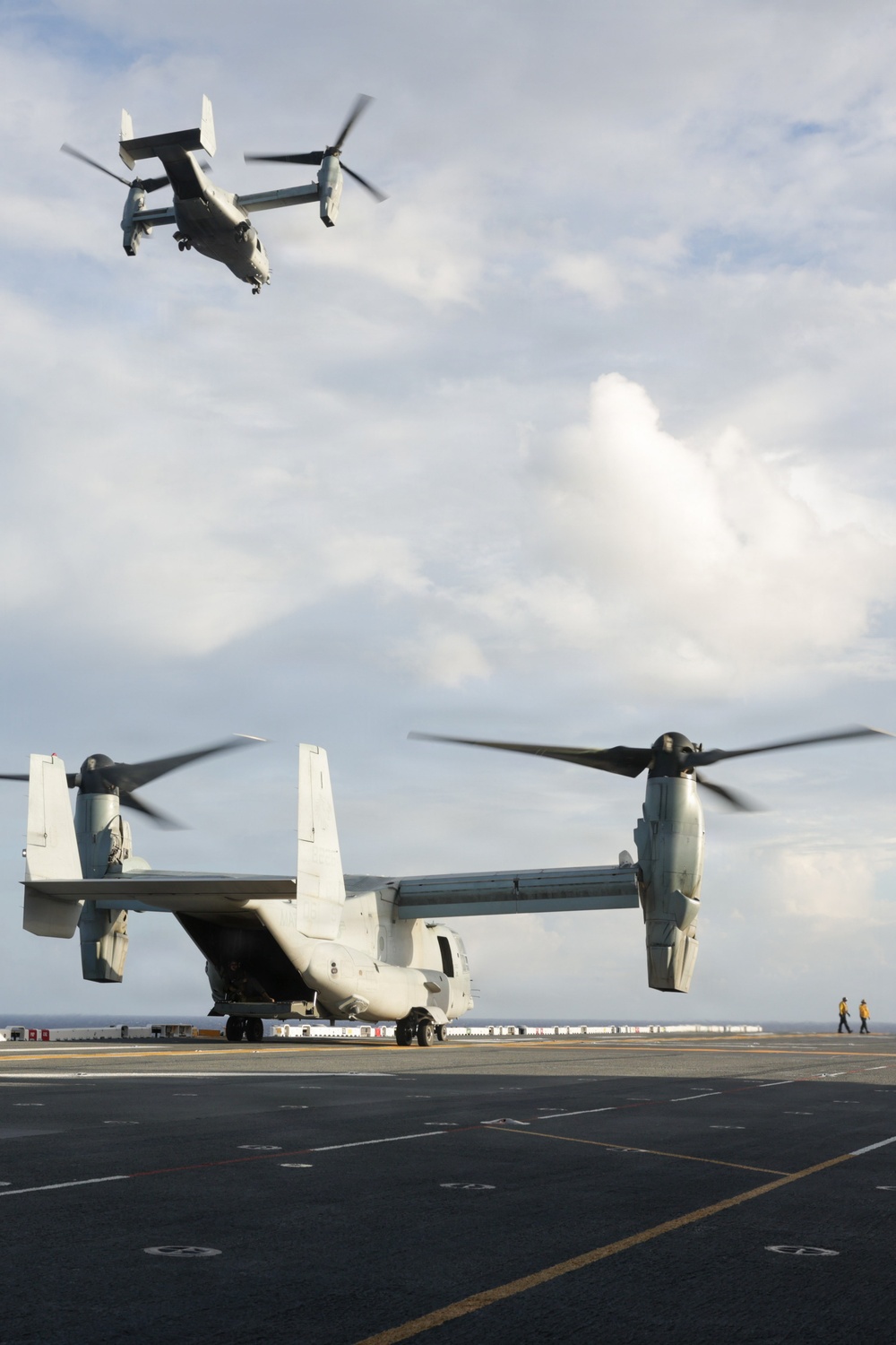 USS Kearsarge Conducts Flight Operations