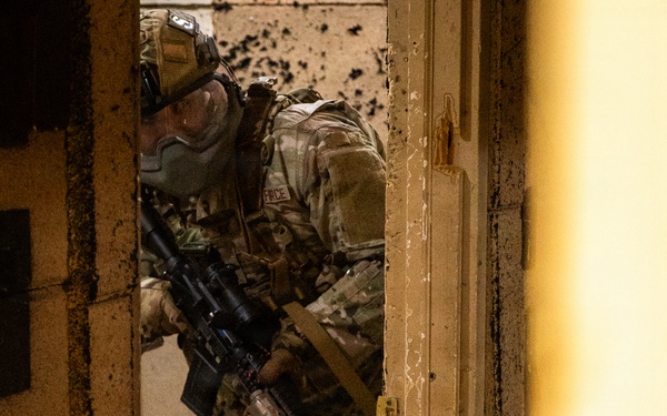 193rd SOW SFS conducts shoot house training