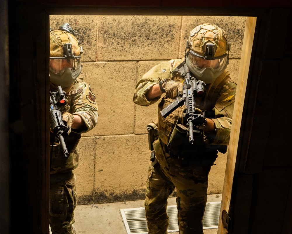 193rd SOW SFS conducts shoot house training