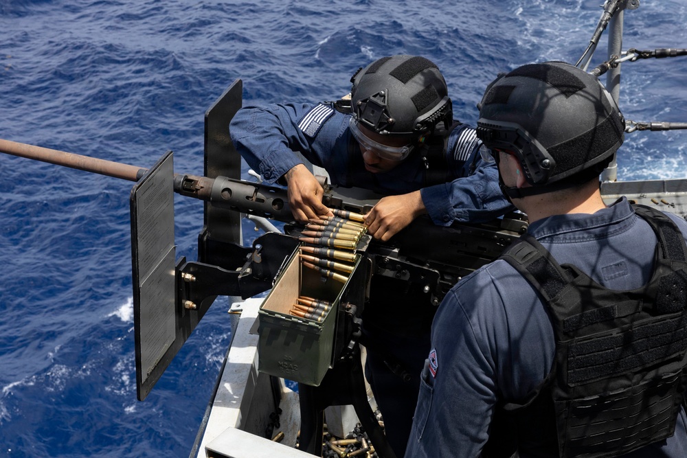 Kearsarge Conducts Live-Fire Exercise