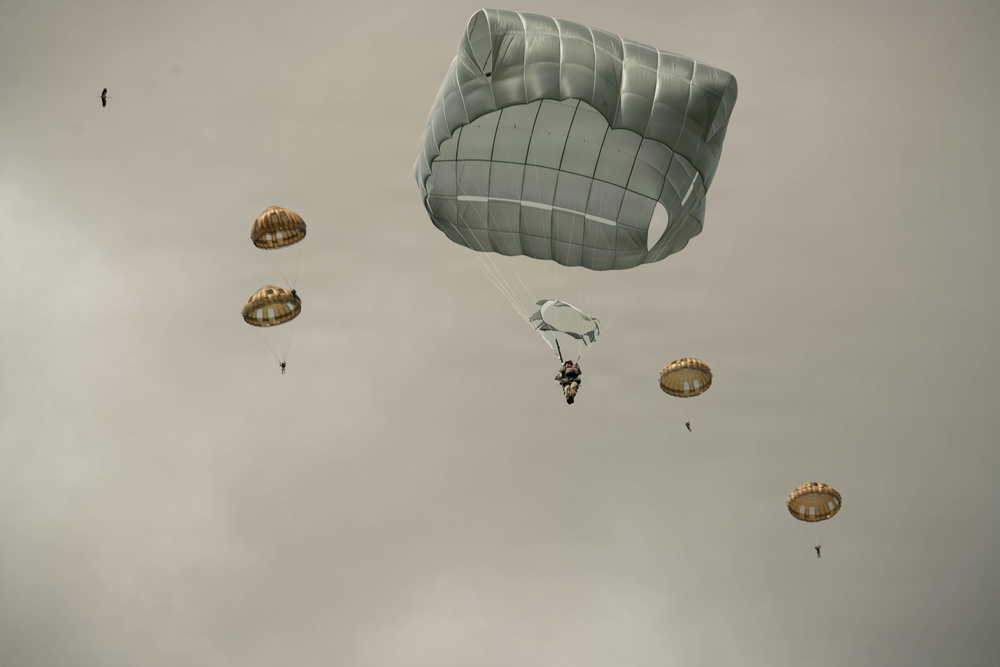 D-Day 82nd anniversary - Airborne Jump