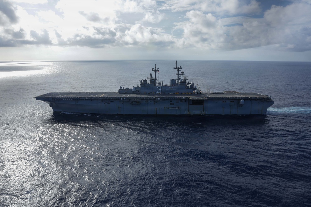 USS Kearsarge Transits Atlantic Ocean