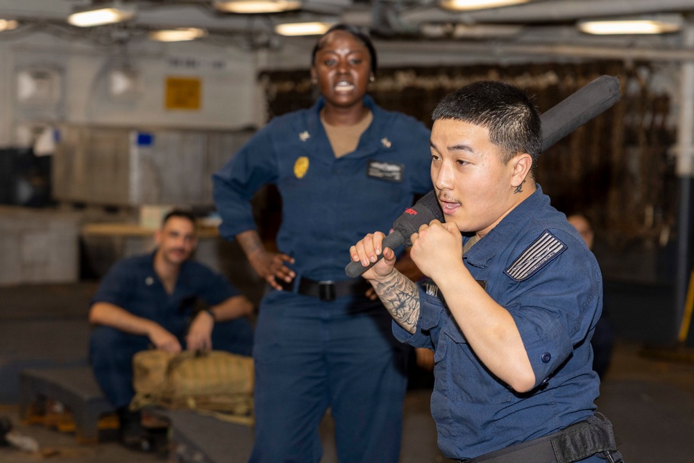 USS Kearsarge Conducts SRF B Training Course