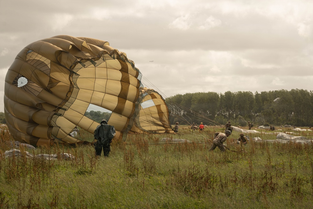 D-Day 82nd anniversary - Airborne Jump