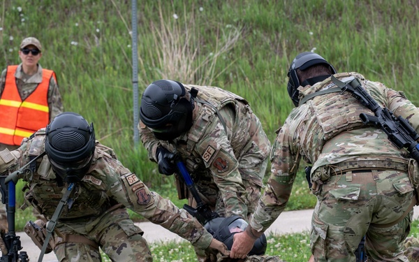 155th Security Forces Squadron Conducts Shoot, Move, Communicate Training