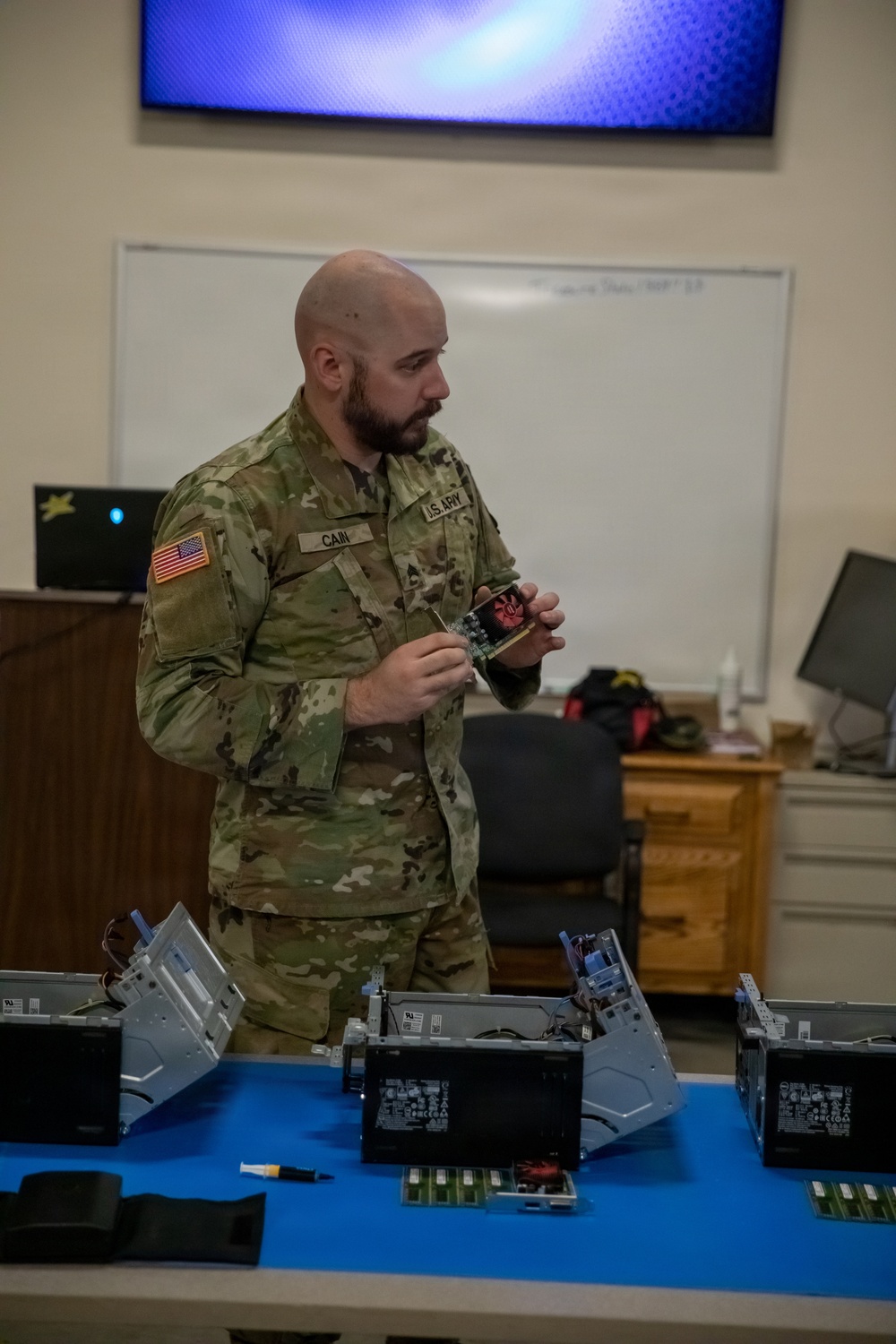 Turning Soldiers into Tech Specialists