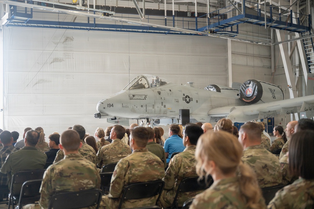 Skeesick takes command of the 124th FW