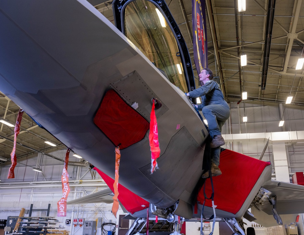 Iron Warrior: 477th Fighter Group Rapid Deployment Exercise