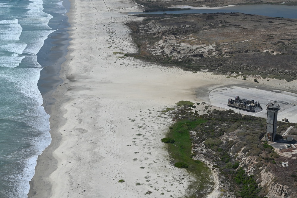 40th ID Soldiers conduct LCAC movement during Annual Training 26
