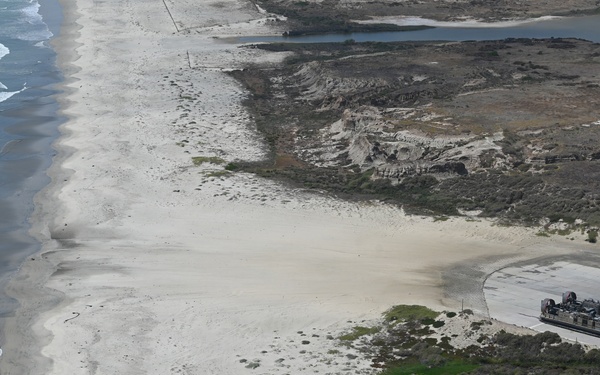 40th ID Soldiers conduct LCAC movement during Annual Training 26