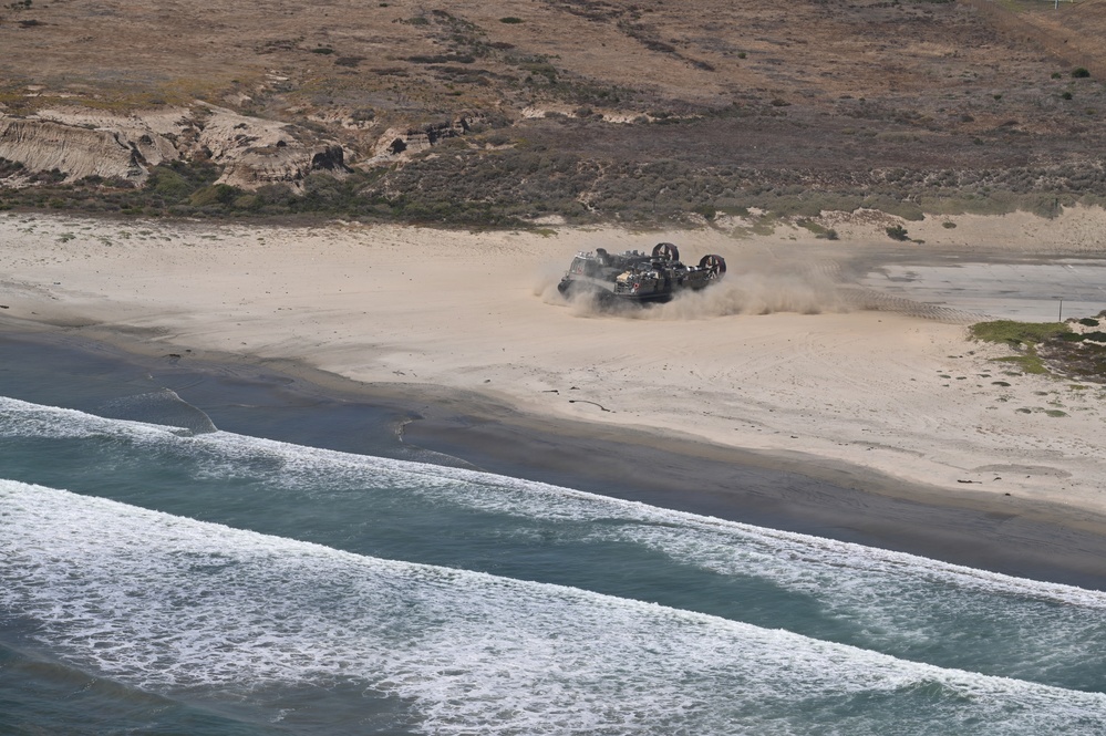 40th ID Soldiers conduct LCAC movement during Annual Training 26