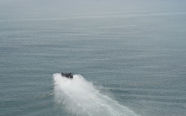 40th ID Soldiers conduct LCAC movement during Annual Training 26